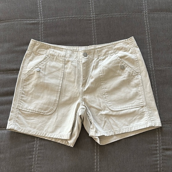 Calvin Klein Jeans Pants - Beige Calvin Klein Jeans women’s shorts